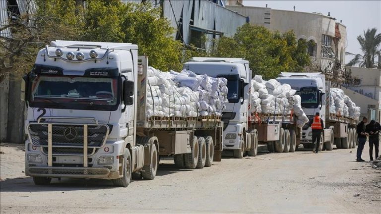 truk bantuan ke gaza