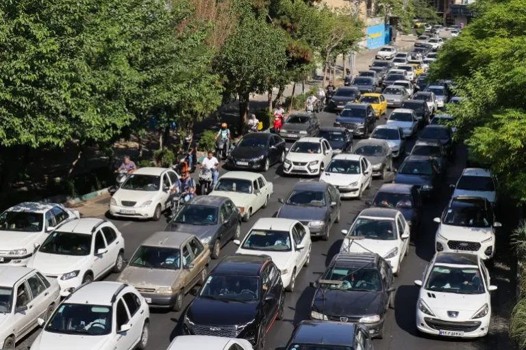teheran berbondong pergi